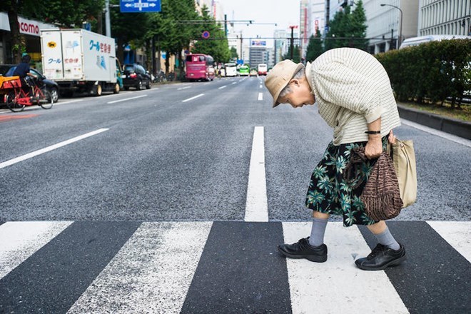 80 tuổi vẫn phải nai lưng làm việc để trang trải cuộc sống, điều gì đang xảy ra với người già ở Nhật Bản? - Ảnh 3.