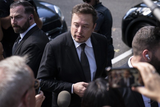 Elon Musk thất bại toàn tập với X: Hơn 1 năm chưa thể lôi kéo người làm nội dung, nền tảng chi trả hoa hồng không nhất quán, thua xa YouTube, TikTok - Ảnh 1.