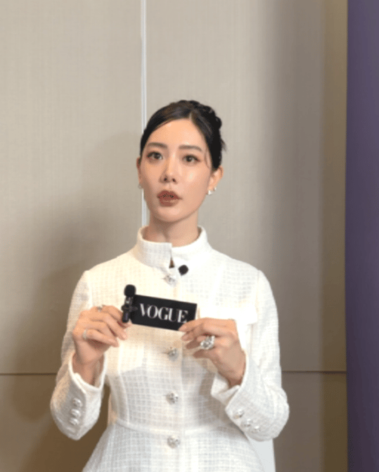 Nữ diễn viên 39 tuổi người Hàn Quốc tự tin vì có chiếc cổ đẹp, giữ 1 thói quen để mắt không nếp nhăn - Ảnh 2.