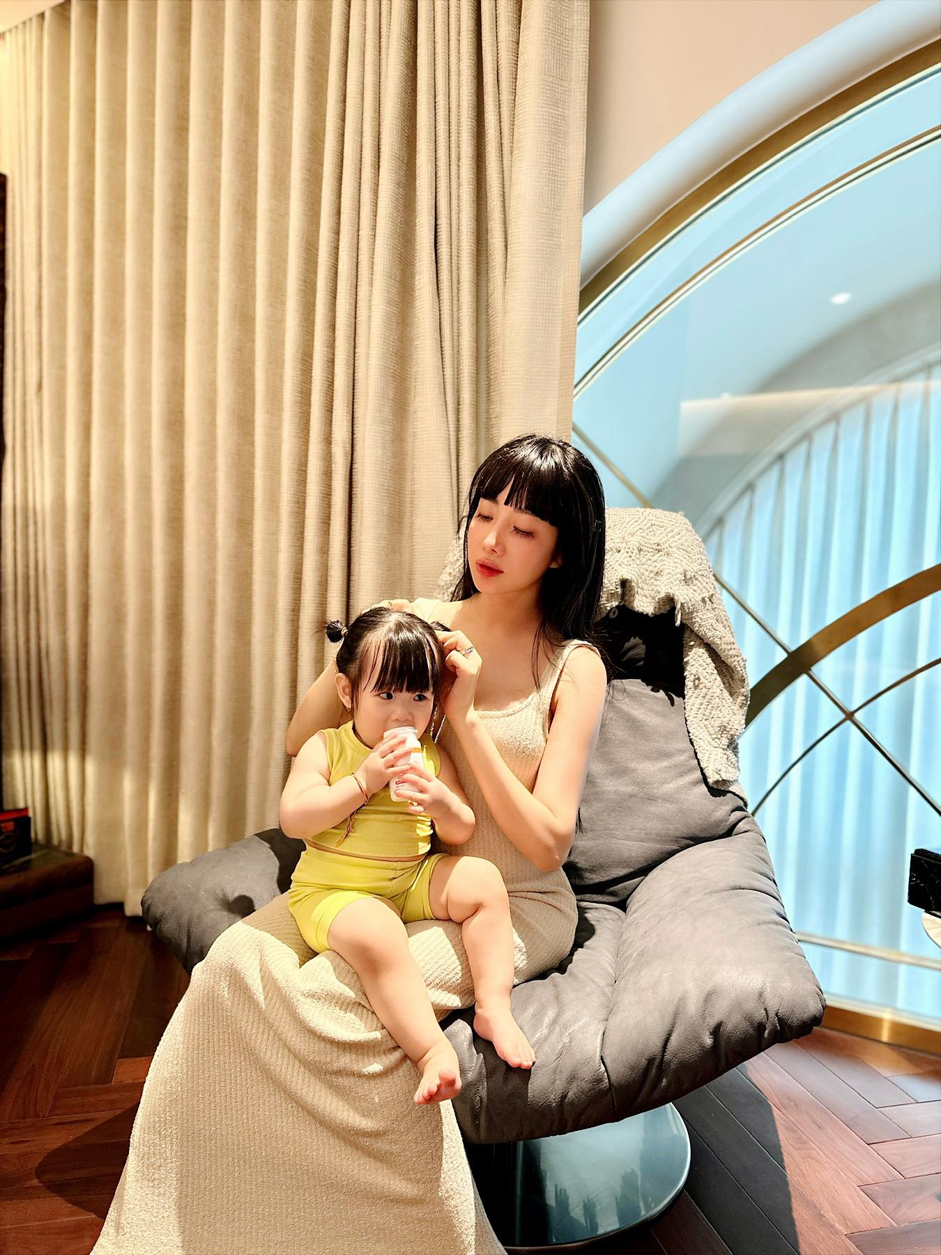 Nữ đại gia Hà Nội là mẹ 7 con, U40 được nhận xét càng đẻ càng đẹp: Sở hữu cả một BST chục tỷ đồng chịu chơi không kém Ngọc Trinh - Ảnh 4.