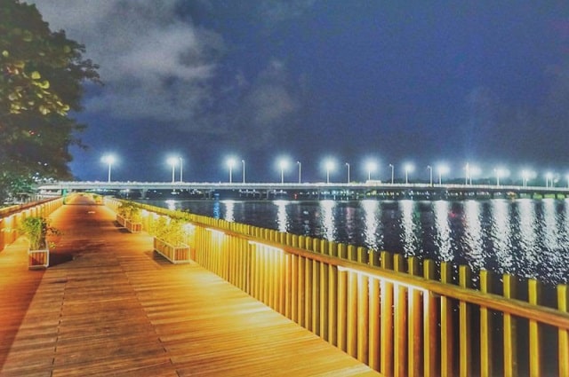 Cầu gỗ là biểu tượng bạc tỷ của một thành phố ở Việt Nam: Dát 7 tấn đồng, diện tích hơn 2.400m2 - Ảnh 3.