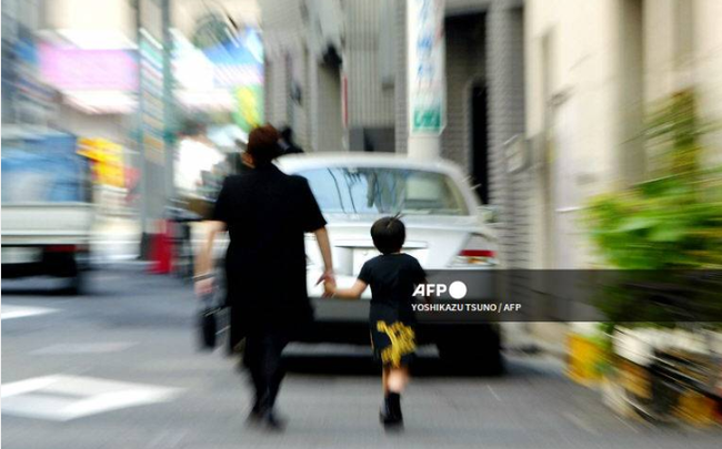 Kỷ lục gần 123.000 vụ lạm dụng trẻ em vào năm 2023 tại Nhật Bản - Ảnh 1.