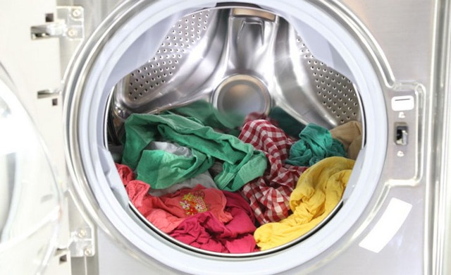 EVN gợi ý 6 mẹo dùng máy giặt để tiết kiệm điện, nước ngày hè - Ảnh 1.