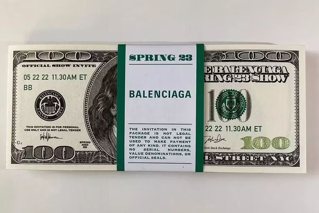 Độc lạ Balenciaga: Gửi cho khách một kiện hàng eBay thay thiệp mời, biết lý do ai cũng gật gù - Ảnh 6.