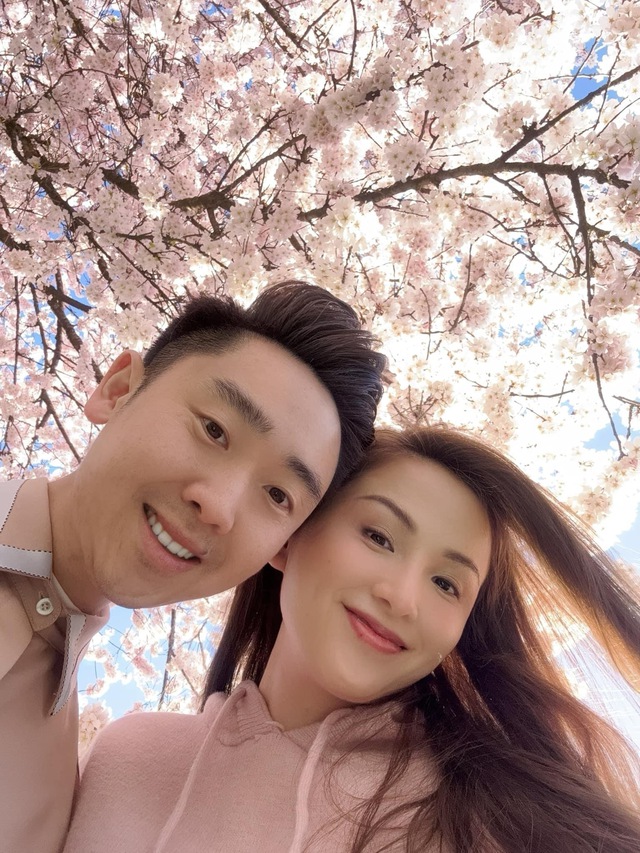 Hoa hậu Việt sau khi rời showbiz: Bí mật kết hôn lần 3 tại Canada, diện mạo chồng mới gây nhầm lẫn - Ảnh 14.
