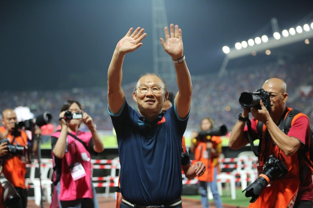 Ông Park Hang Seo sau hơn một năm chia tay đội tuyển Việt Nam: Được khen ngày càng đẹp ra - Ảnh 1.