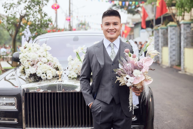 Khách dự đám cưới Quang Hải - Chu Thanh Huyền ở quê nhà đi xe “sang xịn mịn” cỡ nào? - Ảnh 1.