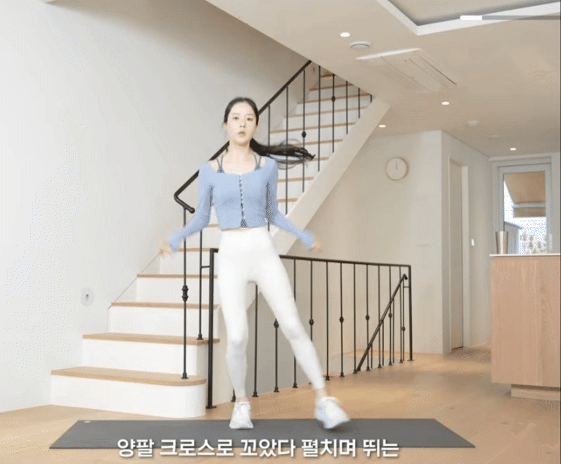 HLV người Hàn hướng dẫn chị em 5 động tác nhảy dây tại nhà có thể giảm 3kg/tuần - Ảnh 5.