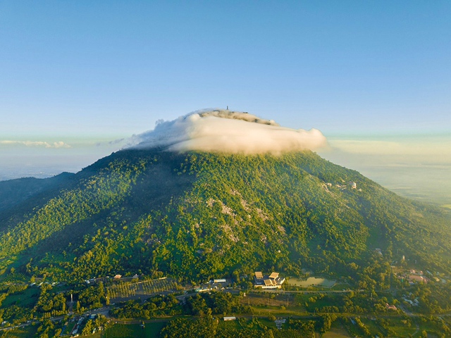 Ngọn núi là nóc nhà Đông Nam Bộ, xuất hiện nhiều điều kỳ ảo: Một bức ảnh vừa được thế giới xếp đứng đầu - Ảnh 6.