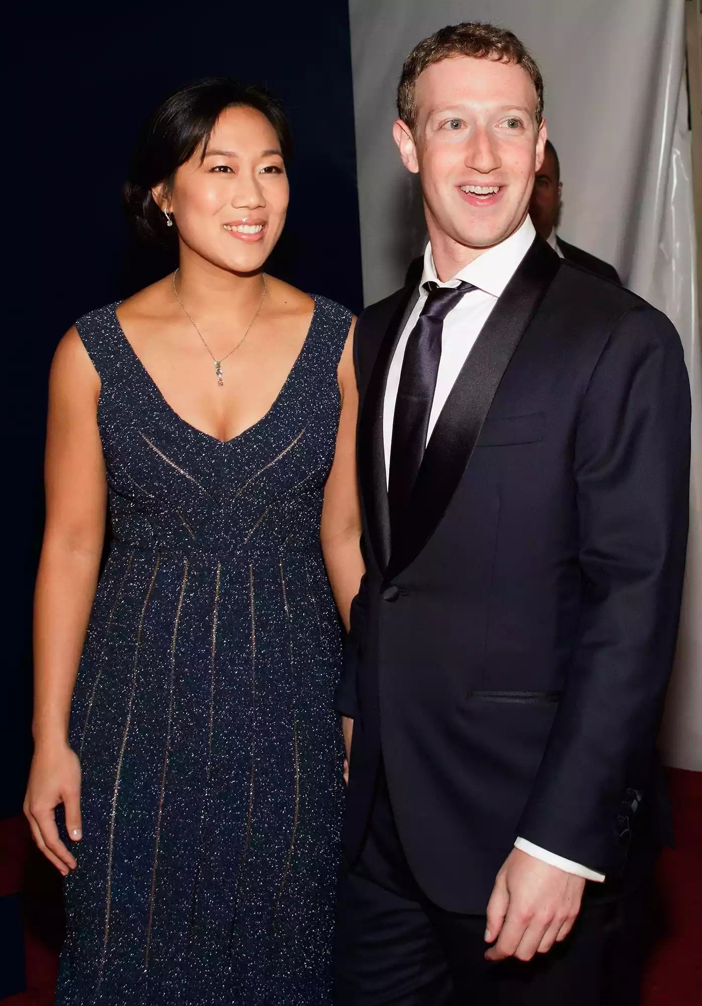 View - Quy tắc hôn nhân nghiêm ngặt của ông chủ Facebook Mark Zuckerberg