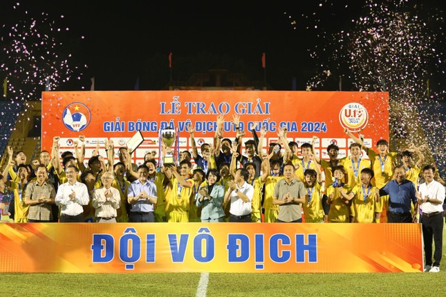 Lần thứ 7 vô địch U19 Quốc gia, Hà Nội FC tiếp tục là lá cờ đầu trong đào tạo trẻ - Ảnh 1.