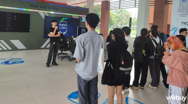 Sinh viên ồ ạt “hack” quà xịn, bỏ túi đủ mẹo học tập đỉnh nhờ Galaxy AI tại Galaxy Campus Tour 2024 - Ảnh 10.