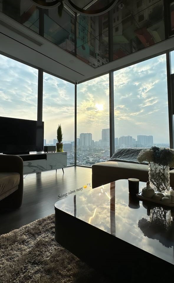 Vợ hotgirl của Thành Chung hé lộ bản thiết kế sau hai năm ở căn hộ cao cấp: Phòng khách tường kính cực xịn xò, view ngắm trọn Hà Nội - Ảnh 6.