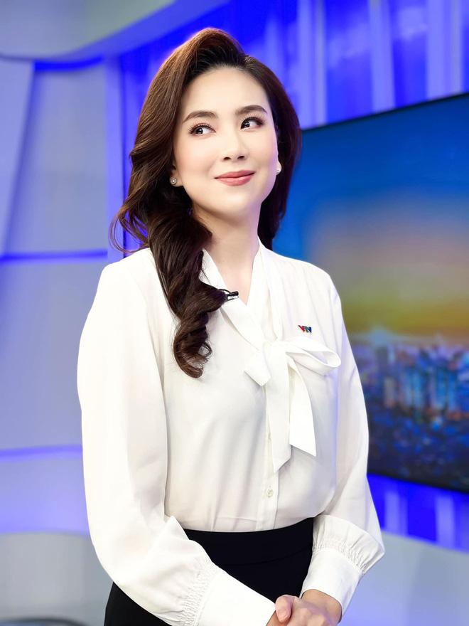 MC đẹp nhất VTV khoe có em đỗ vào trường ĐH top 5 của Mỹ, 18 tuổi đã làm CEO thương hiệu thời trang - Ảnh 1.