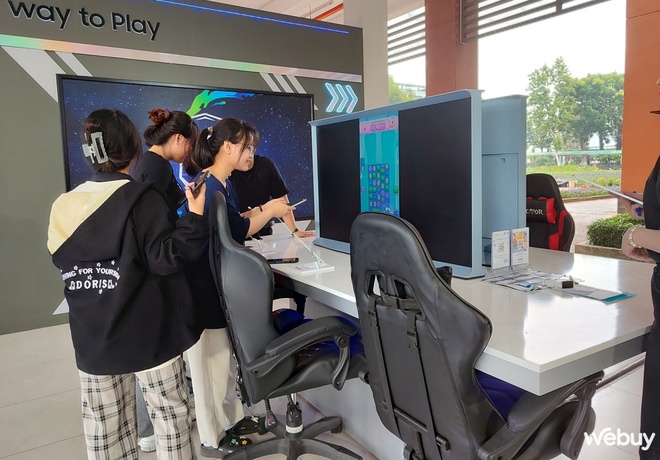 Sinh viên ồ ạt “hack” quà xịn, bỏ túi đủ mẹo học tập đỉnh nhờ Galaxy AI tại Galaxy Campus Tour 2024 - Ảnh 7.