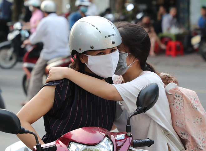 Nỗi lo trắng đêm nộp hồ sơ vừa lắng xuống, phụ huynh Hà Nội đối mặt với kiếp nạn mới, chỉ ghi danh cho con đã bay 23 triệu - Ảnh 3.