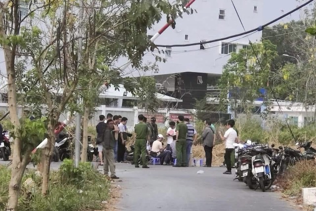 Một tài xế xe công nghệ bị dẫn dụ vào bãi đất trống lúc rạng sáng - Ảnh 1.