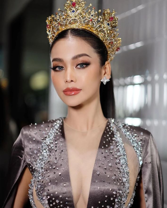 View - Không thể nhận ra Hoa hậu hòa bình Engfa Waraha với chiếc cằm biến dạng nhọn hoắt, gương mặt như búp bê sao đáng sợ quá