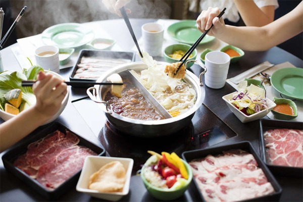 Chuyên gia “vạch mặt” 5 sai lầm trong cách ăn uống, đa số người Việt mắc phải - Ảnh 2.