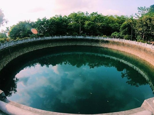 Bí ẩn giếng nước lập kỷ lục của Việt Nam: Nghìn năm không cạn, nằm trong ngôi chùa lớn nhất Đông Nam Á - Ảnh 3.