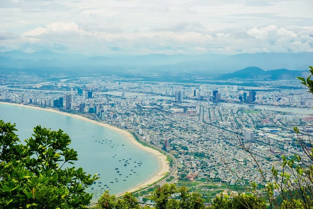 Nơi được mệnh danh là nóc nhà Đà Nẵng được tỷ phú Mỹ ghé thăm, đường lên chỉ dành cho ai tay lái cứng - Ảnh 6.