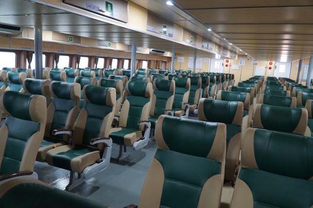 B&ecirc;n trong t&agrave;u cao tốc lớn nhất Việt Nam từ Vũng T&agrave;u đi C&ocirc;n Đảo - Ảnh 3.