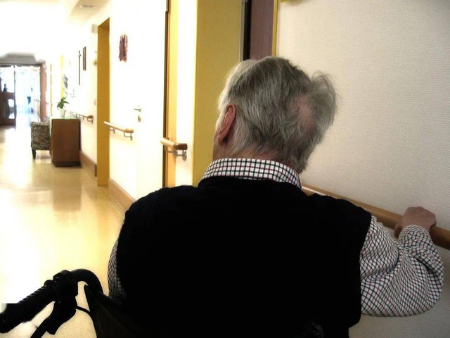 Đoạn video quay lén trong 1 viện dưỡng lão cao cấp: Không như quảng cáo, sự thật có thể đáng buồn hơn nhiều người hình dung - Ảnh 3.
