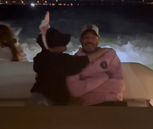 David Beckham's family had a blast on a 500 billion yacht, Victoria made a move to reveal her relationship with her wealthy daughter-in-law - Photo 4.
