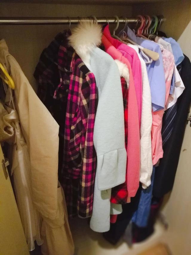 Tủ quần áo của bạn luôn bừa bộn? Bậc thầy lưu trữ chia sẻ 5 mẹo để dễ dàng cất giữ mọi loại quần áo - Ảnh 2.