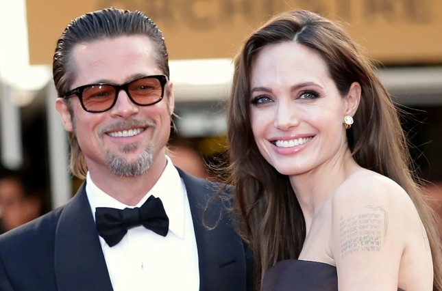 Bạn gái kém 29 tuổi xoa dịu Brad Pitt - Ảnh 3.
