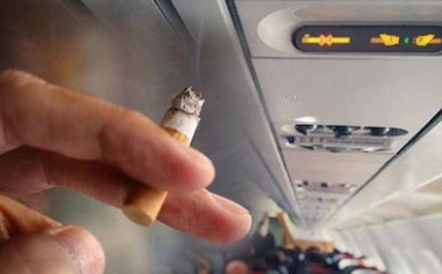 Xử phạt khách nước ngoài hút thuốc trên chuyến bay Hà Nội - Cần Thơ - Ảnh 1.
