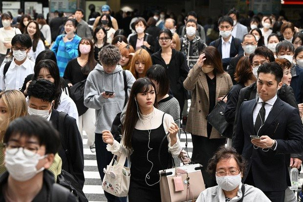 Buồn của Nhật Bản: Là nền kinh tế thứ 4 thế giới nhưng thế hệ trẻ lại ‘bi quan’, chỉ 15% tin rằng tương lai đất nước sẽ ‘tươi sáng’, chuyện gì đây? - Ảnh 1.
