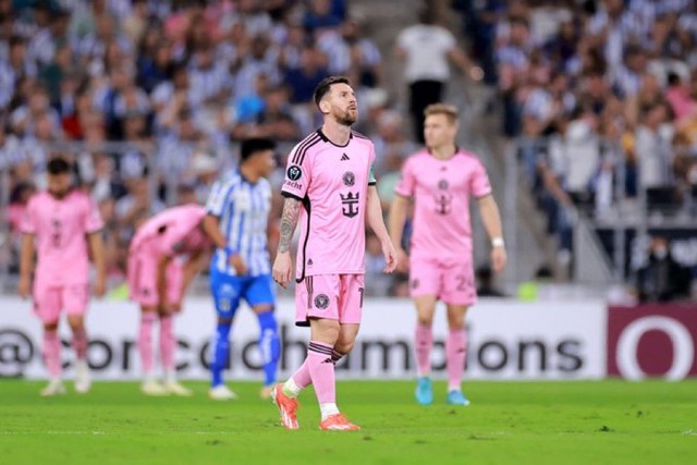 Inter Miami của Messi bị loại khỏi CONCACAF Club, fan hô vang tên Ronaldo - Ảnh 2.