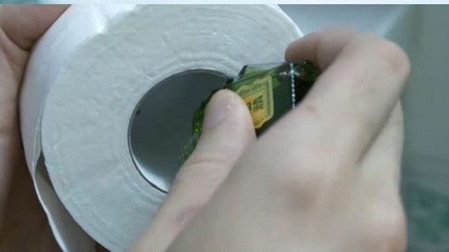 3 công dụng tuyệt vời khi nhỏ loại chất lỏng quốc dân vào cuộn giấy vệ sinh - Ảnh 1.