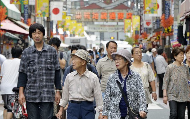 Dân số Nhật Bản giảm năm thứ 13 liên tiếp - Ảnh 1.