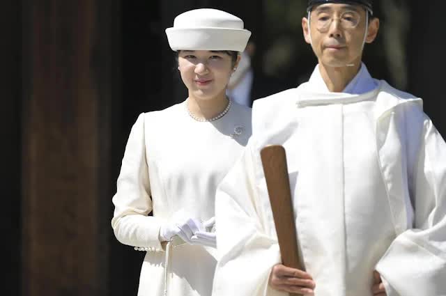 Công chúa xinh đẹp nhất Nhật Bản tham dự Lễ kỷ niệm đặc biệt, gây xao xuyến khi khoe trọn ngoại hình đẹp hơn hoa - Ảnh 8.