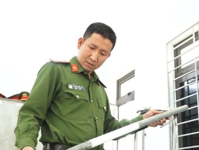 Kẻ c&ocirc;n đồ d&ugrave;ng tu&yacute;p sắt, ghế inox đ&aacute;nh g&atilde;y hai tay shipper hầu to&agrave; về tội &lsquo;Giết người&rsquo; - Ảnh 3.