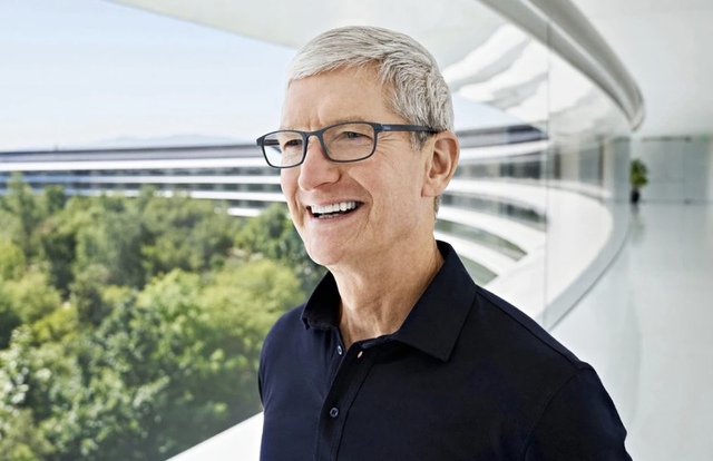 Kỹ tính như ‘người hướng nội’ Tim Cook: Bất ngờ ‘vi hành’ cửa hàng, kiểm tra email và tự giải đáp vấn đề của người dùng khi có thời gian - Ảnh 2.