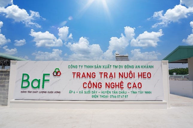 Thay đổi nhân sự cấp cao ở công ty của ông vua hàng hiệu - Ảnh 2.