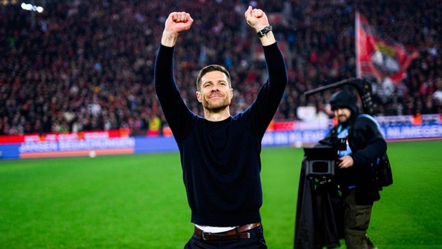 L&agrave;m thế n&agrave;o chỉ sau 18 th&aacute;ng, Xabi Alonso đ&atilde; trở th&agrave;nh huyền thoại vĩnh cửu của Bayer Leverkusen? - Ảnh 5.