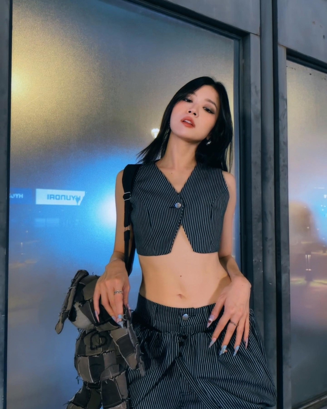 Nữ ca sĩ Vpop thi Đạp gió 2024 táo bạo diện mốt khoe nội y, lột xác khỏi hình tượng ngọc nữ ở các MV trước - Ảnh 9.