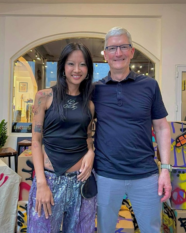 Suboi xả ảnh bên CEO Apple Tim Cook tại Hà Nội, hé lộ sản phẩm đặc biệt thu chục ngàn lượt like - Ảnh 2.