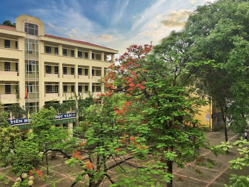 Điểm danh các trường THPT công lập ở quận đông dân nhất Hà Nội: Năm ngoái điểm chuẩn đầu vào thấp nhất là 37,25 - Ảnh 7.