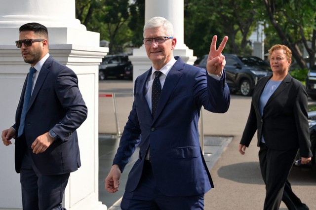 Vừa rời Việt Nam tức thì, CEO Apple Tim Cook đã tính chuyện mở nhà máy ở Indonesia: Nguyên nhân là sao? - Ảnh 1.