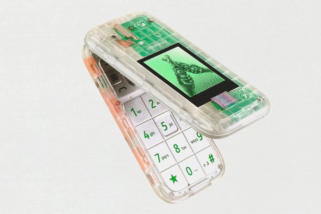 Đây là The Boring Phone: Chiếc điện thoại buồn tẻ nhất thế giới của Heineken mà bạn sẽ không thể mua được - Ảnh 1.