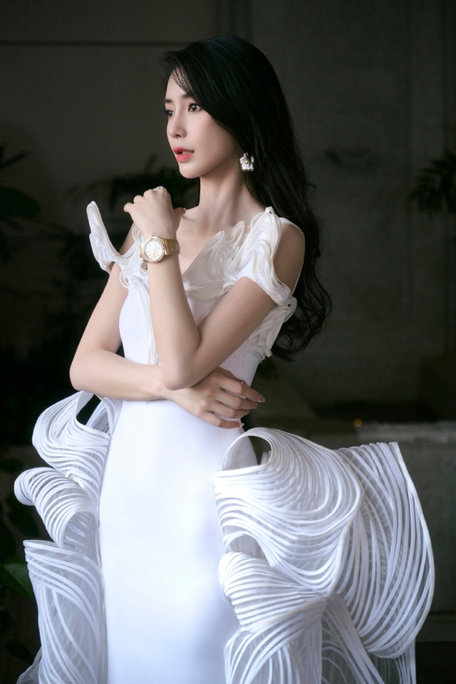 Cùng bị cấm sóng, Trương Gia Nghê vẫn biệt tăm trong khi Angelababy đã trở lại - Ảnh 3.