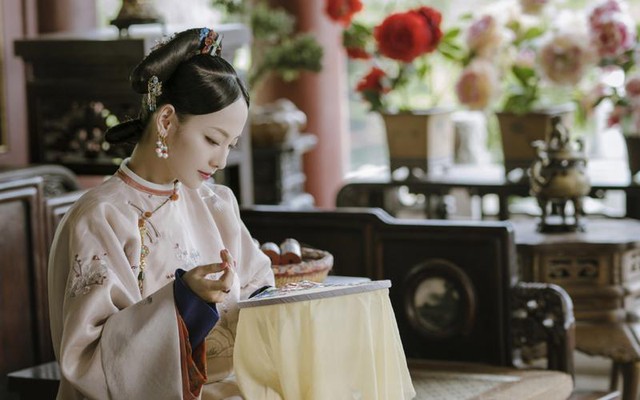 Cùng bị cấm sóng, Trương Gia Nghê vẫn biệt tăm trong khi Angelababy đã trở lại - Ảnh 2.