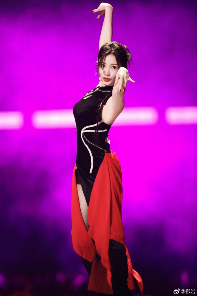 Một chị đẹp Trung Quốc bất ngờ trình diễn bản hit đạt 10 tỷ view Douyin của Tăng Duy Tân ở Đạp gió! - Ảnh 5.