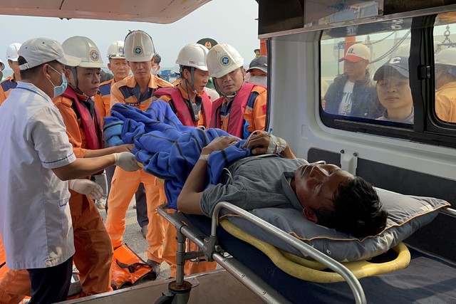 38 giờ vật lộn tr&ecirc;n biển của ch&agrave;ng trai bị &ldquo;đ&aacute;nh &uacute;p&rdquo; khi đi c&acirc;u mực: Nghĩ đến cha mẹ, em lại cố bơi - Ảnh 5.