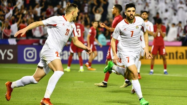 U23 Qatar trở thành đội đầu tiên vượt qua vòng bảng nhờ pha ghi bàn kỷ lục - Ảnh 2.